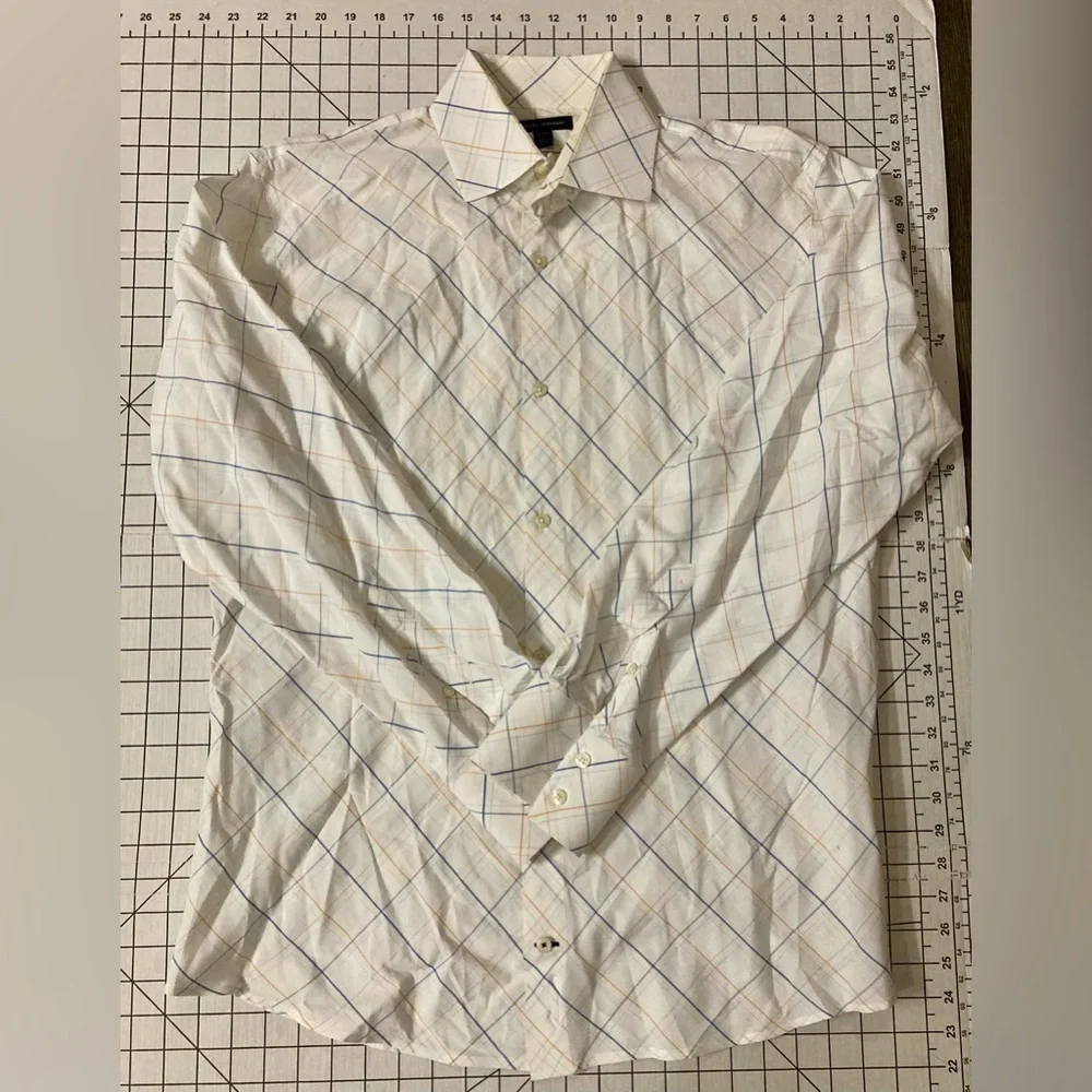 Banana Republic Men’s Size Large Button Down Shirt‎